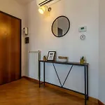 דירה Unique & Strategic Flat, 50m From M4 Station