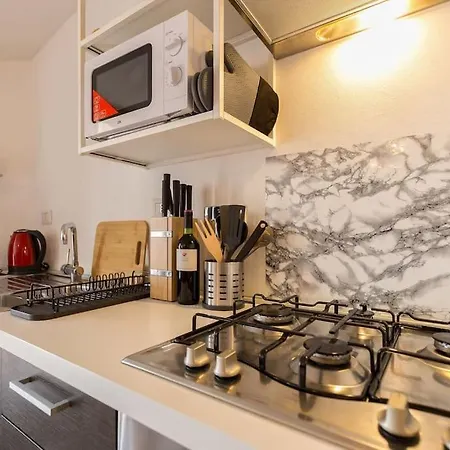 Apartment Unique & Strategic Flat, 50m From M4 Station Milan