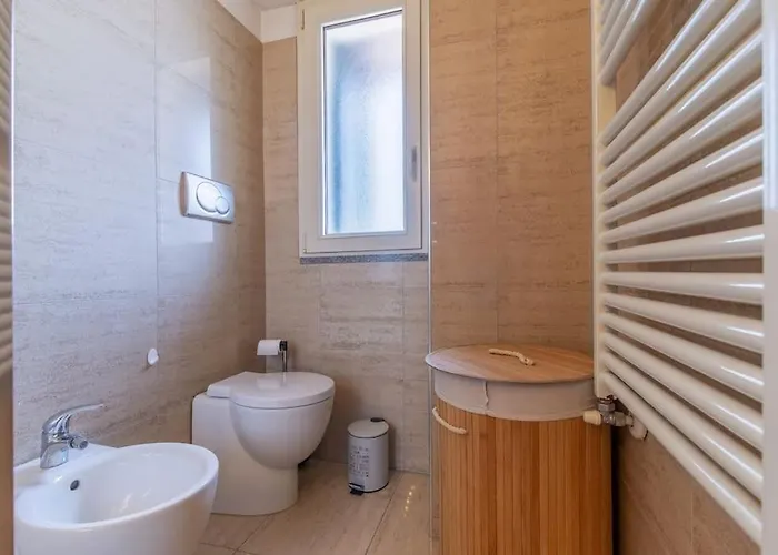 Unique & Strategic Flat, 50m From M4 Station Lägenhet