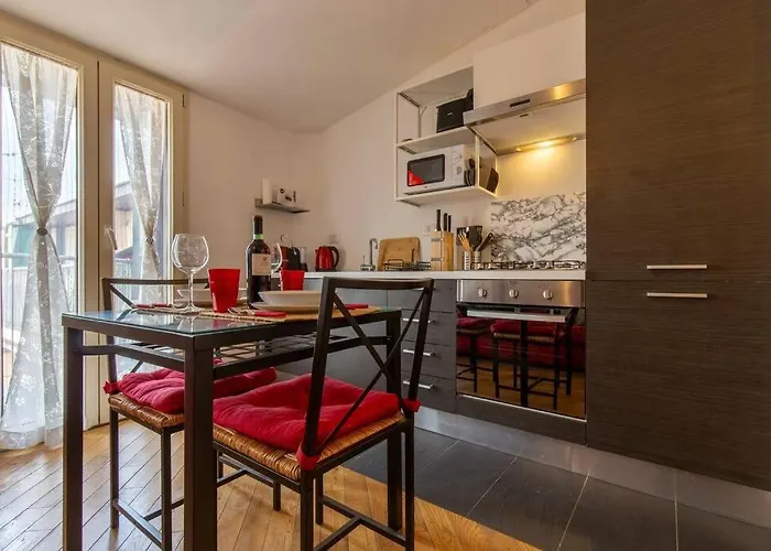 Unique & Strategic Flat, 50m From M4 Station Lägenhet *