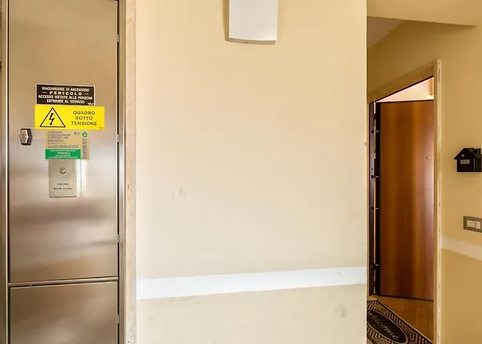 Unique & Strategic Flat, 50m From M4 Station Lägenhet *